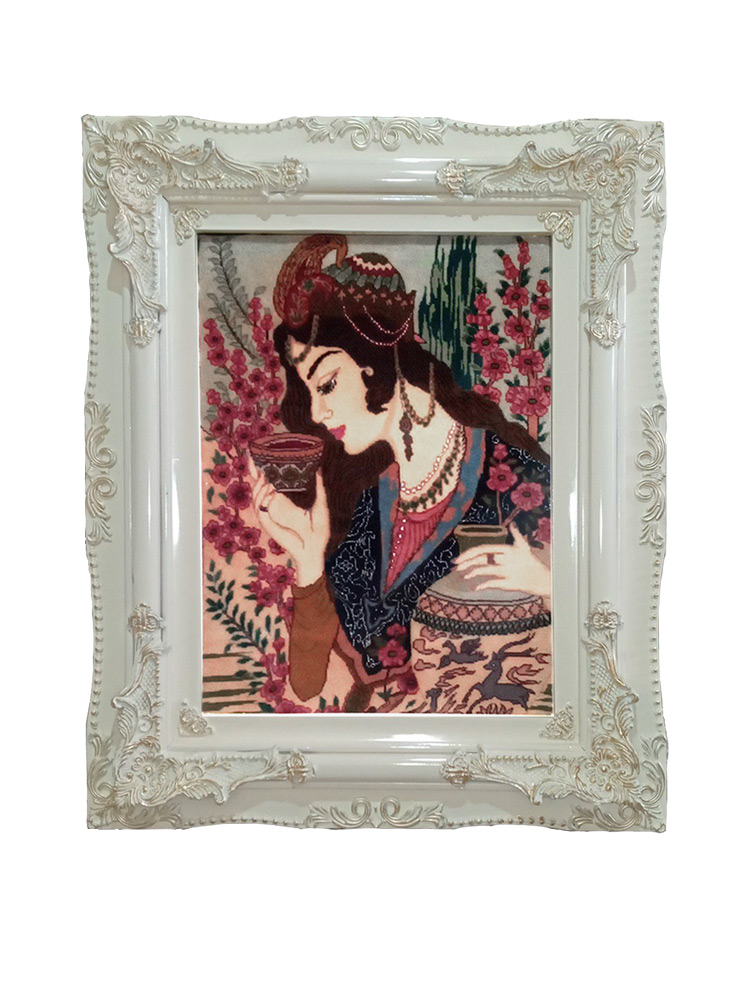 قاب تابلوفرش چوبی 3610 - تصویر گالری از نمای کلی قاب و تابلوفرش نصب شده قاب تابلوفرش چوبی 3610 با رنگ سفید- تصویر گالری از نمای کلی قاب و تابلوفرش نصب شده